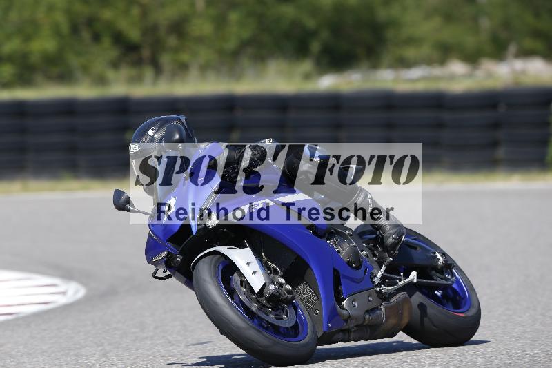 /Archiv-2025/48 25.08.2025 Cornu Master School ADR/blau-bleu/0-5